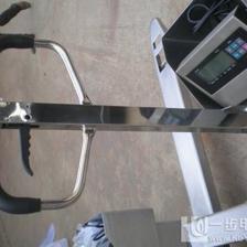 精準(zhǔn)耐腐，高效保障 不銹鋼叉車稱與液壓托車磅在現(xiàn)代工業(yè)中的核心價(jià)值